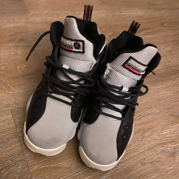 Jordans Jumpman Team 2 Cool Gray and Black - Size 6.5 USA - Picture 6 of 6